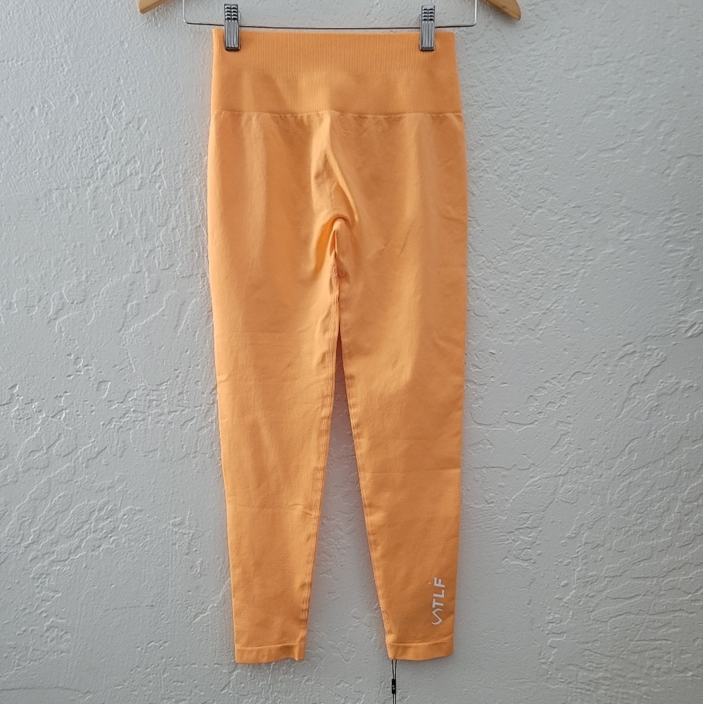 TLF Leggings Small NWT